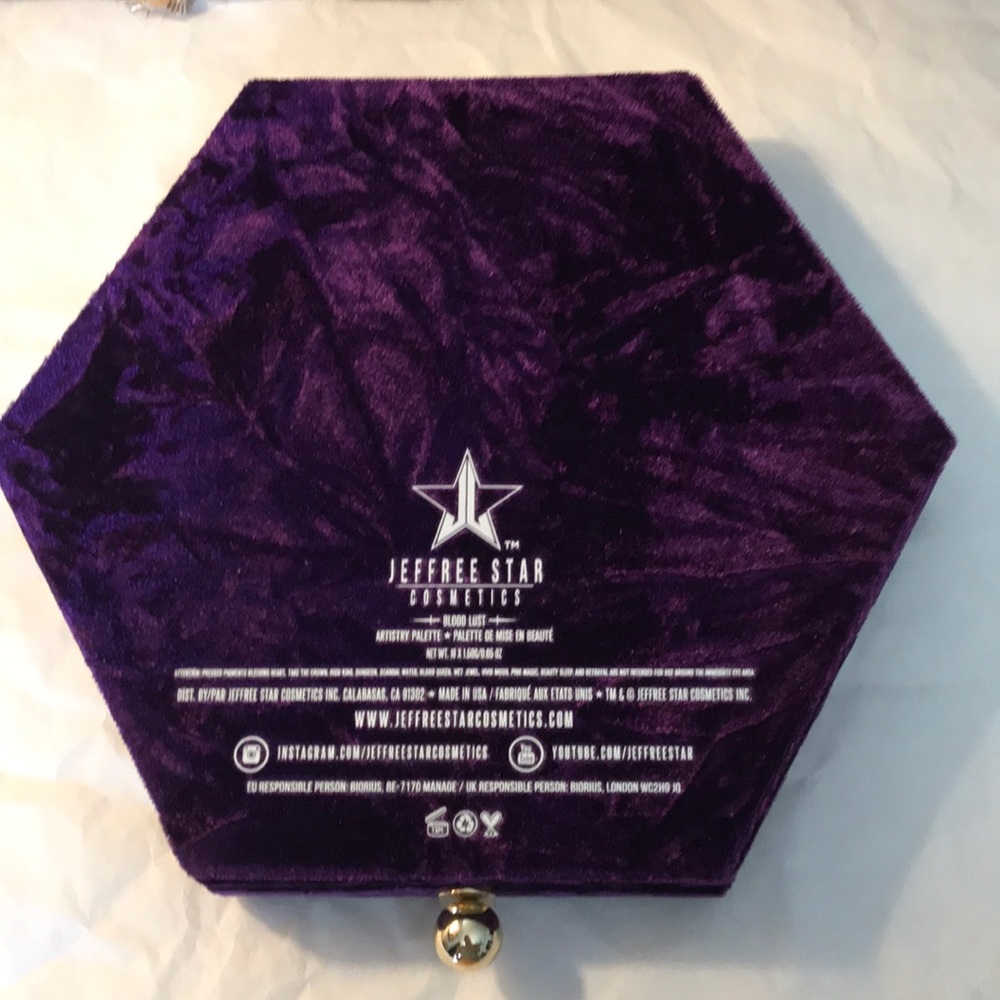 Jeffree Star Blood Lust Artistry Palette - Picture 6 of 6
